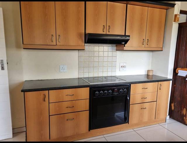 3 BEDROOM FREEHOLD RENTED IN PARK HILL